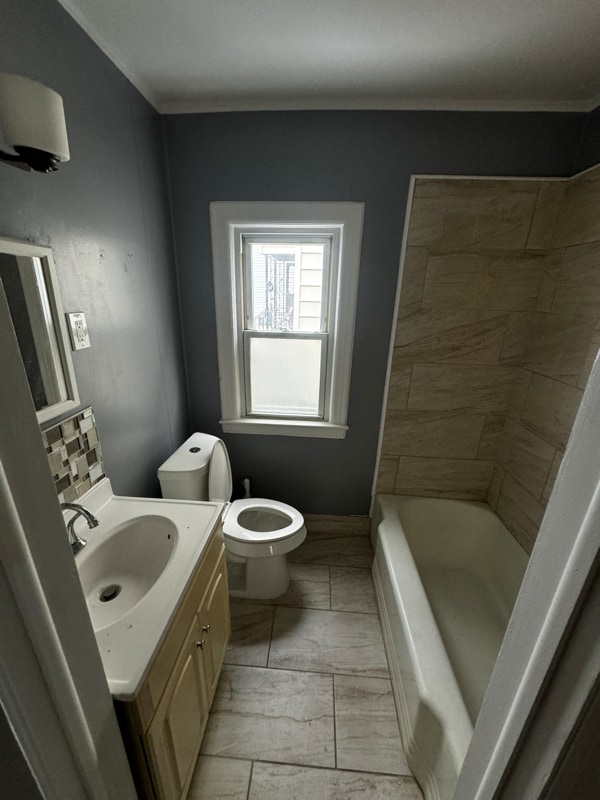 Building Photo - 2781 South Park Ave