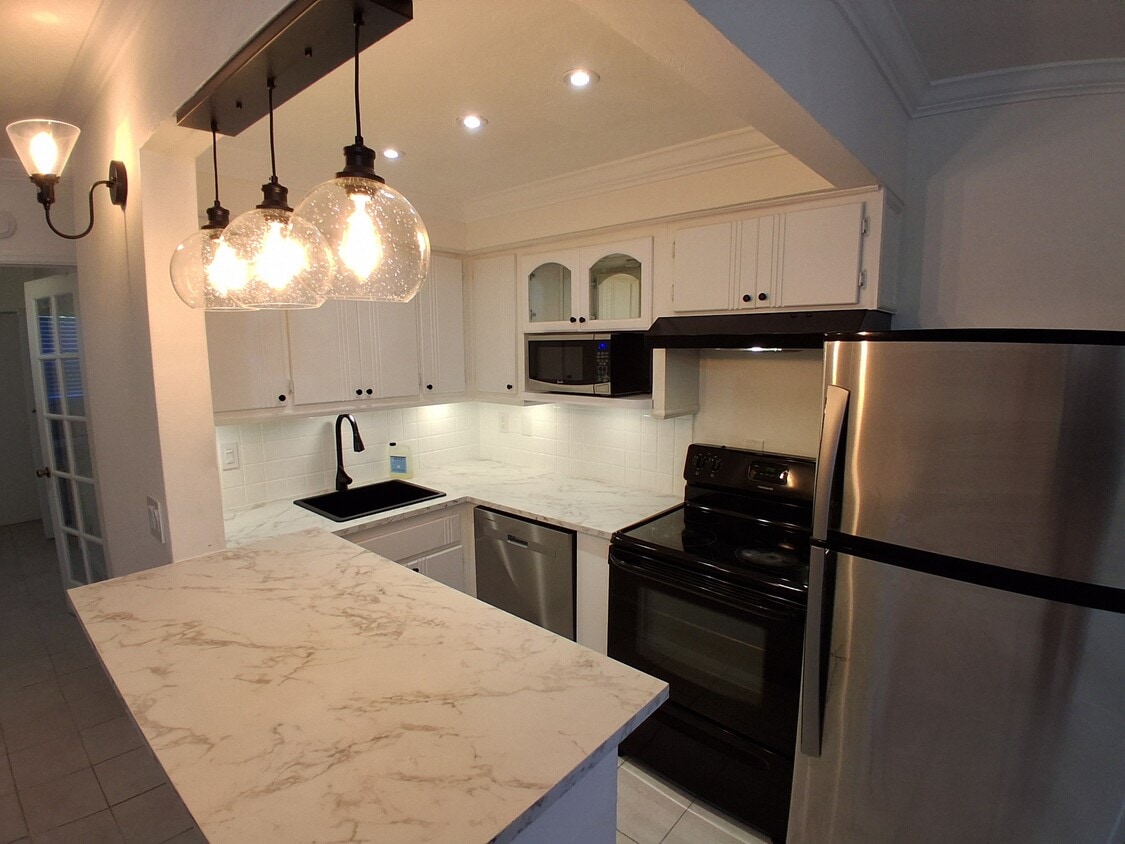 Photo - 1100 NE 9th Ave (Fort Lauderdale, FL)