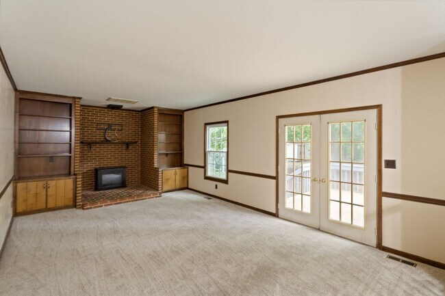 Building Photo - 243 Yoder Ln