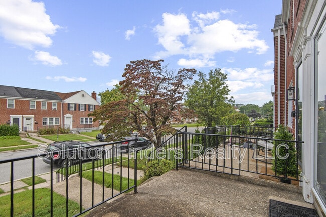 Building Photo - 1812 Edgewood Rd