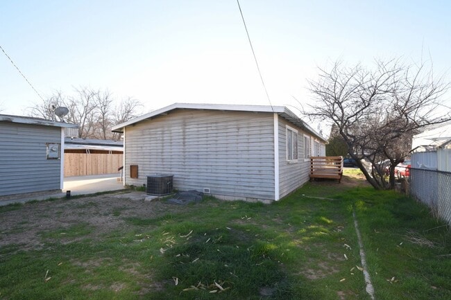 Building Photo - 2024 Marquis St