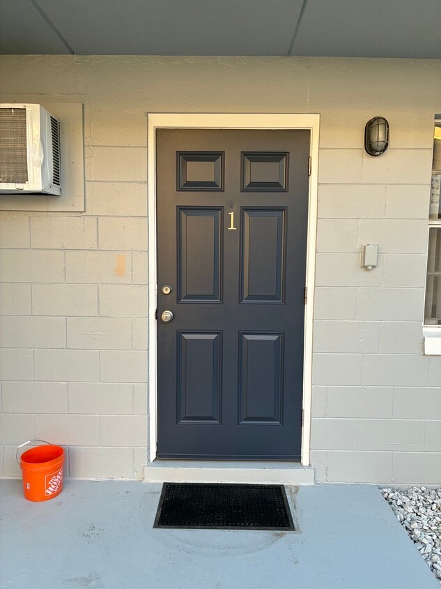 Primary Photo - 422 Columbus Ave