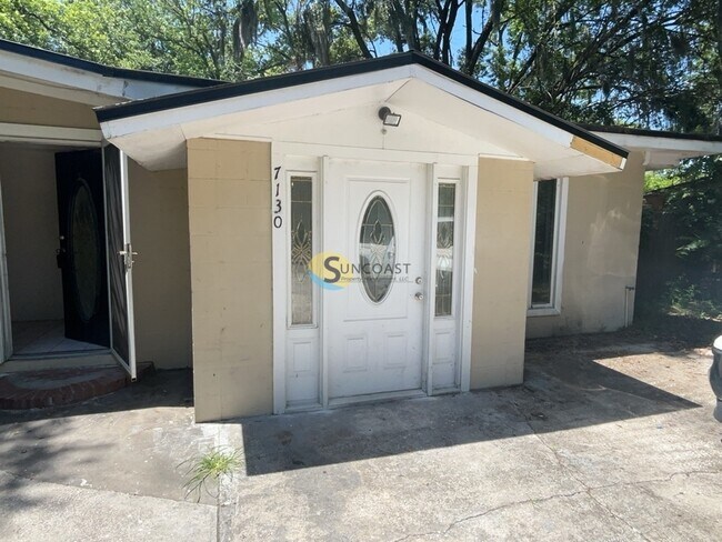Foto del edificio - 7130 Richardson Rd