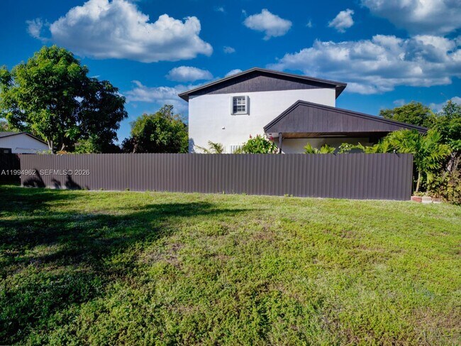 Foto del edificio - 5284 NW 193rd Ln