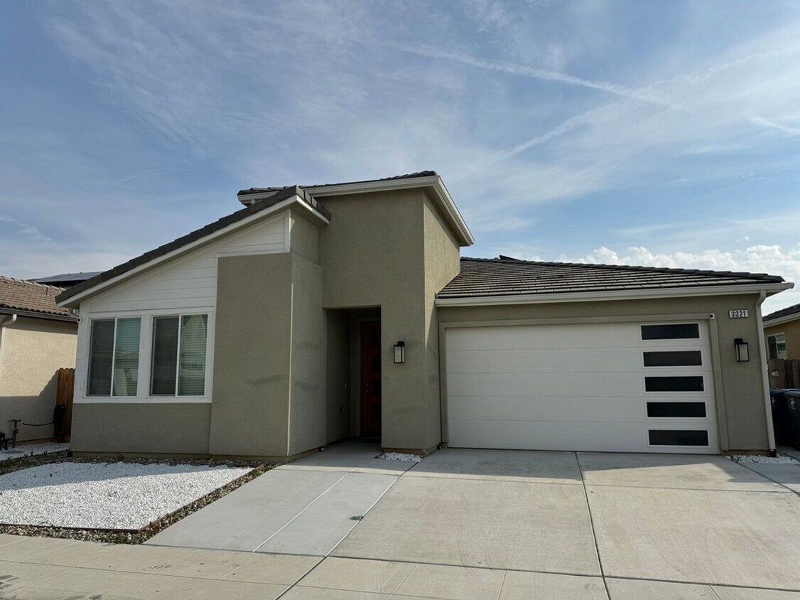 3321 San Marino Ave. (Ashlan & Highland) - 3321 San Marino Ave.   (Ashlan & Highland)