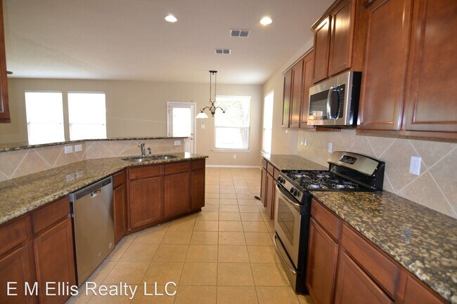 Foto del edificio - 4 br, 2.5 bath House - 6215 Gilmer Mill