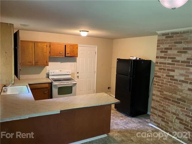 Building Photo - 4616 Munsee St