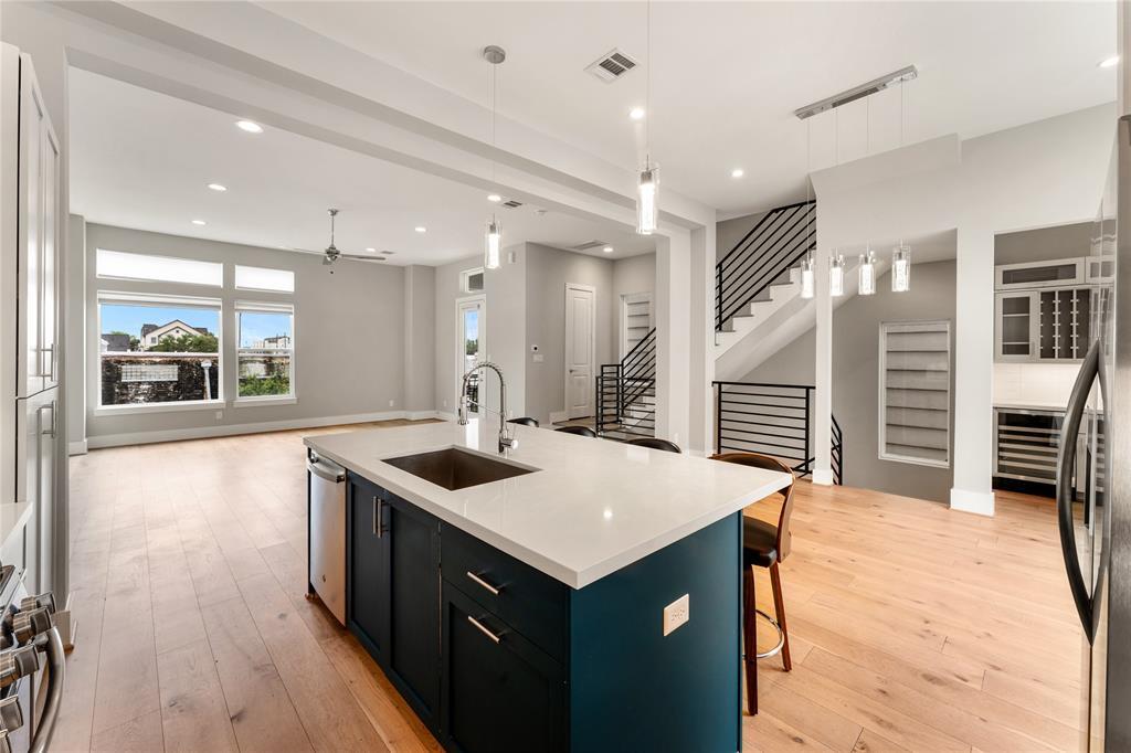 Foto principal - 1033 Roberts St
