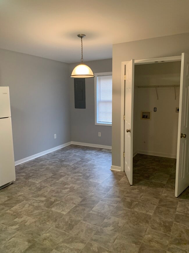 eat in kitchen- washer and dryer closet - 627 Della St