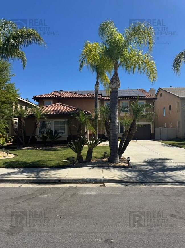 Foto del edificio - Spacious Murrieta Home with Pool, Spa, Firepit & Backyard Entertaining