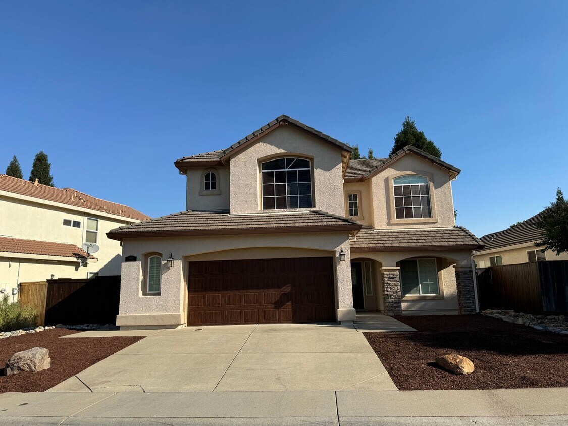 Primary Photo - Beautiful home with large bonus room. Wate...
