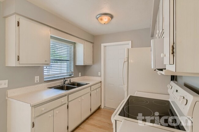 Foto del edificio - 2034 Brampton Rd