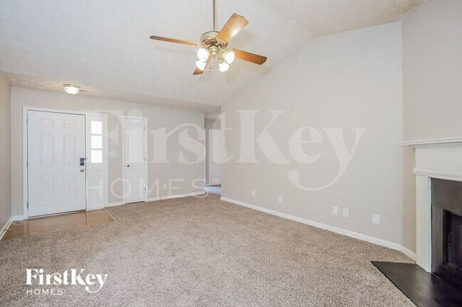 Foto del edificio - 6165 Pembroke Dr