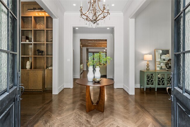 Foto del edificio - 5307 Huckleberry Ln