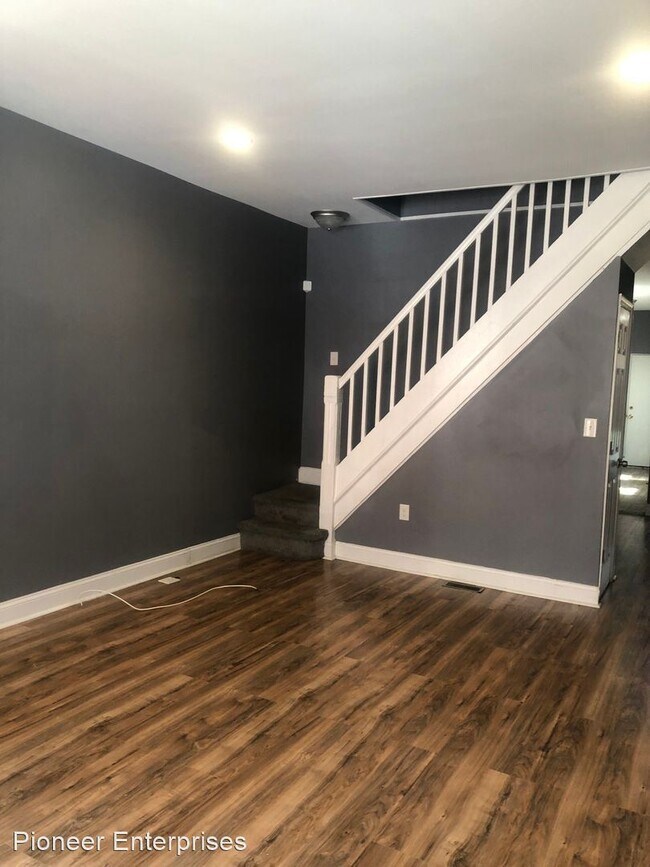 Building Photo - 2 br, 1.5 bath House - 207 S Pulaski St