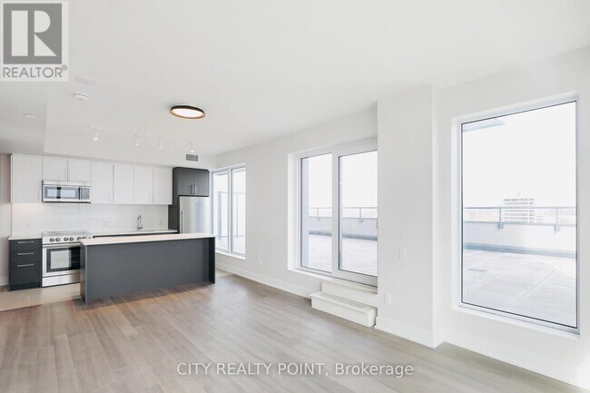 Building Photo - 2525 Bathurst St