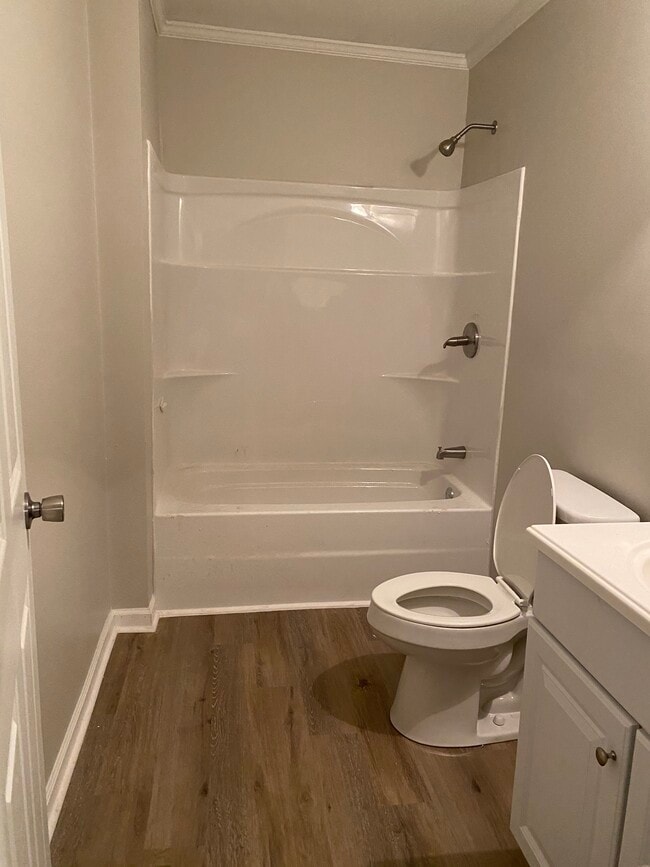 Building Photo - Yellow Fully Renovated Two Bedroom Cottage