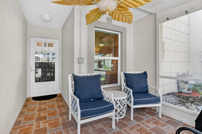 Building Photo - 18731 Stewart Cir