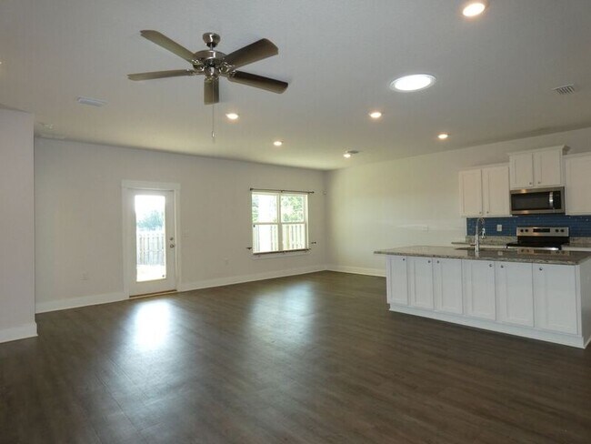 Building Photo - 5768 Conley Ct