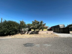 Building Photo - 207 Arco Iris Road