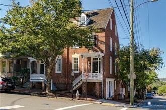 Building Photo - 2501 E Grace St