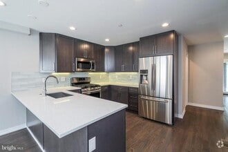 Building Photo - 1430 Clymer St
