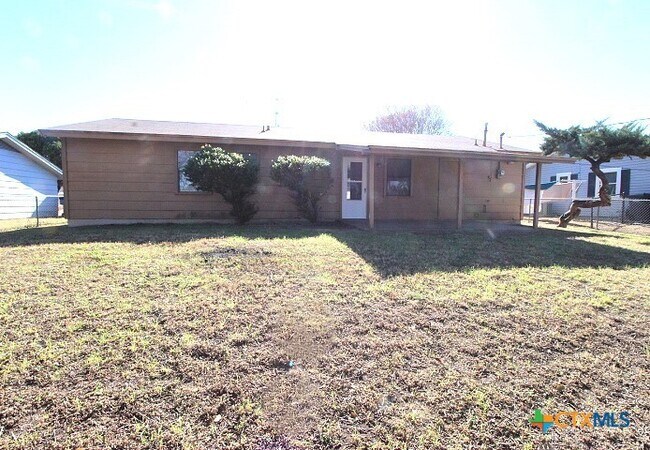 Building Photo - 803 Michelle Dr