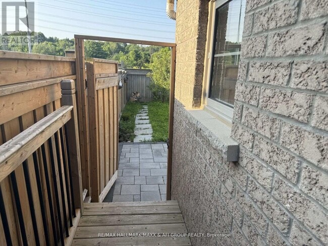 Building Photo - 80 Chouinard Wy