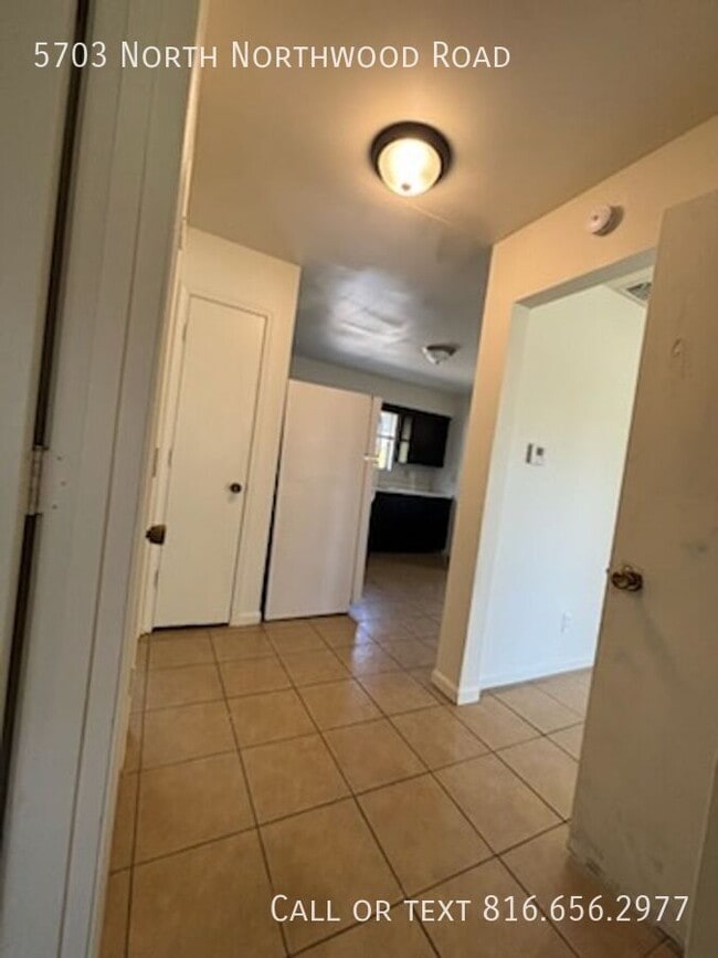 Foto del edificio - 5703 N Northwood Rd