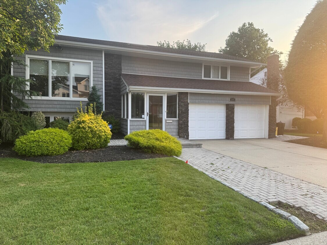 Foto principal - 14 Glenn Dr
