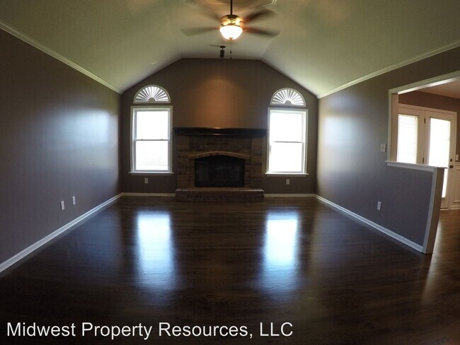 Building Photo - 1209 SE Bridgehampton Way