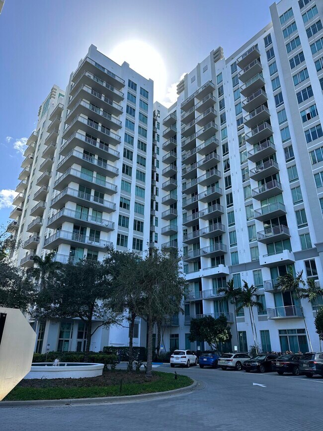Foto del edificio - 300 S Australian Ave