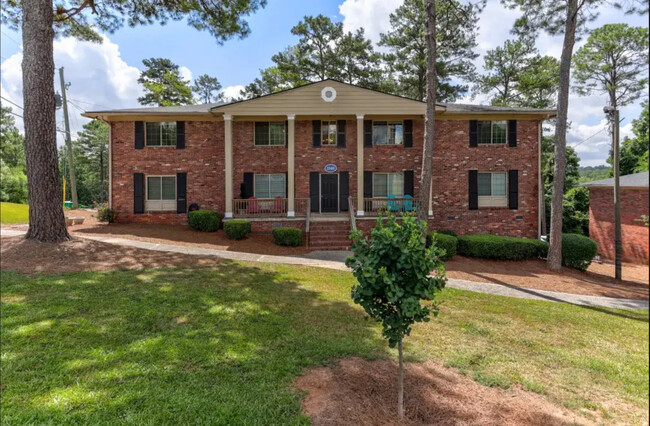 Building Photo - Summit View Apartments