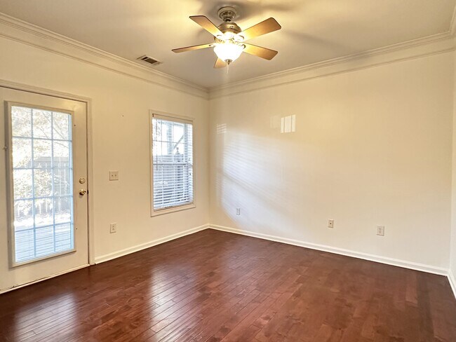 Foto del edificio - 307 Savoy Ct