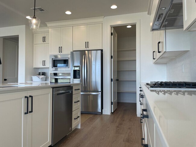 Foto del edificio - Desert Color Home with Great Views & LAGOO...