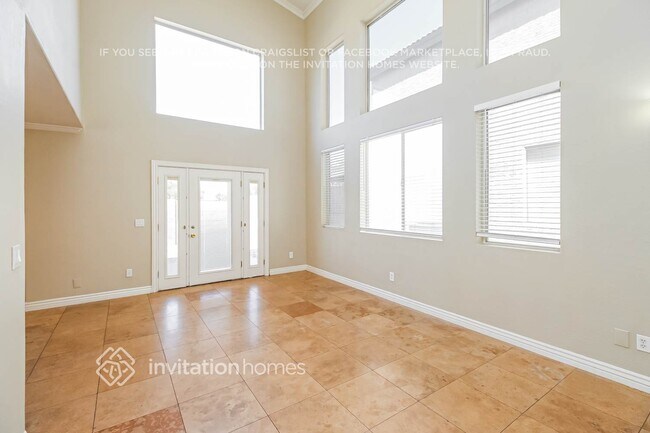 Foto del edificio - 3719 E Inverness Ave