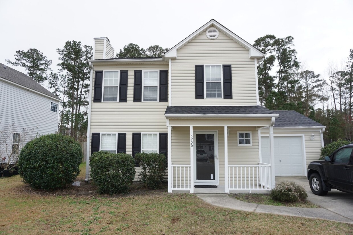 3BR/2.5BA in the Lakes at Johnson Farms ne... House Rental in
