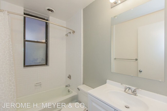 Interior Photo - 3450-3456 N Elaine Pl