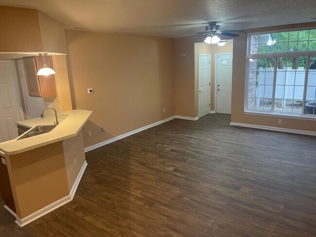 Foto del edificio - 2 Bedroom Condo in Indianapolis
