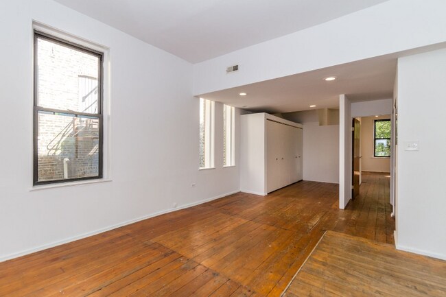 Foto del edificio - 826 W 19th St