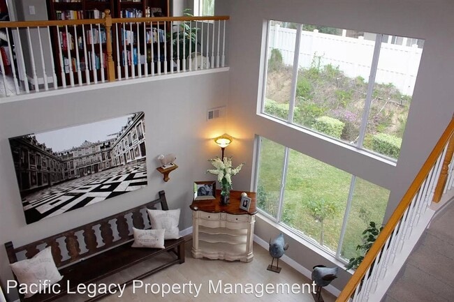 Foto del edificio - 5 br, 4 bath House - 10042 Challenger Circle