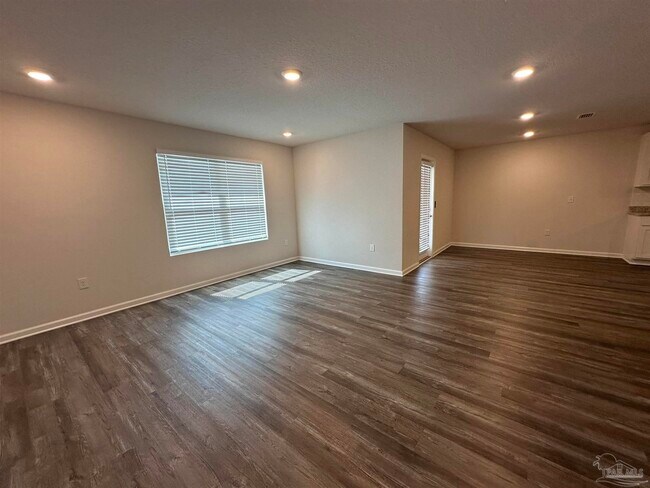 Foto del edificio - 4014 Whitetail Ln