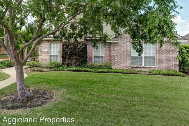 Foto del edificio - 3 br, 3 bath House - 913 Lincoln Ave