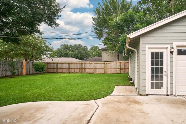 Foto del edificio - 3 br, 2 bath House - 6147 Jason St