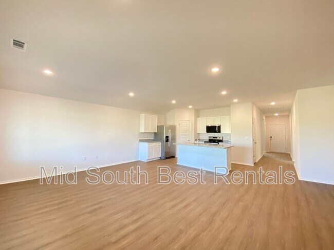 Foto del edificio - 36 Kelton Ln