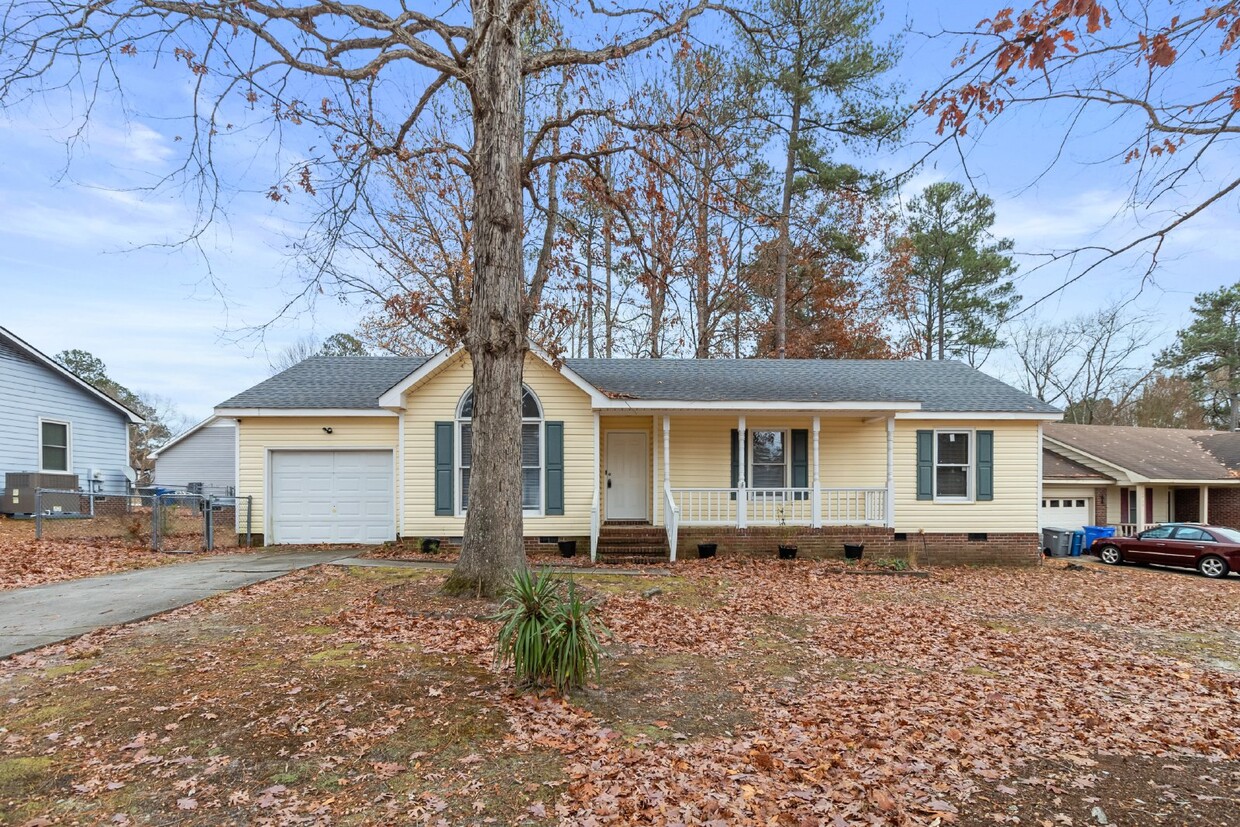 Primary Photo - The Cute Yellow Home