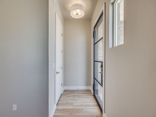 Building Photo - Beautiful New Construction Home in Edmond/...