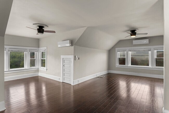 Foto del edificio - 531-535 W Juniper Street