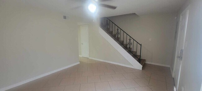 Foto del edificio - 3 Bedroom Town-home