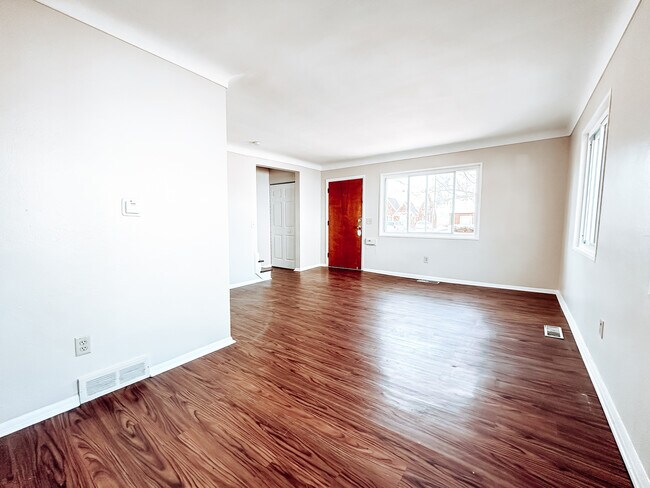 Foto del edificio - 3025 S Byrne Rd